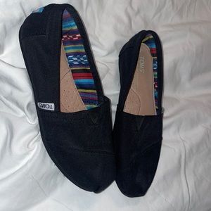 Like new black Toms